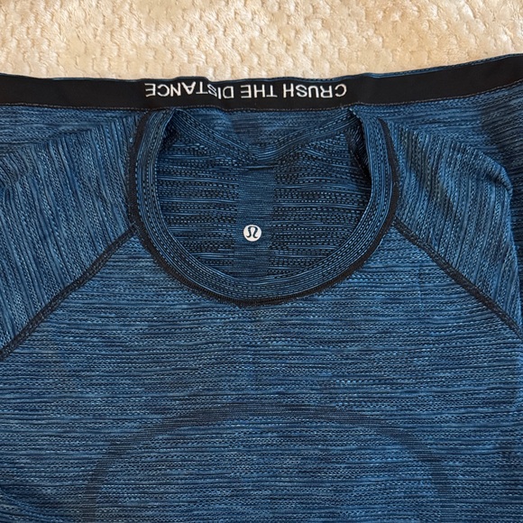 Lululemon Athletica Textured Navy Top - Picture 1 of 3